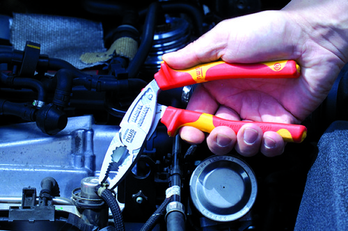 jakich narzędzi do pracy potrzebuje mechanik